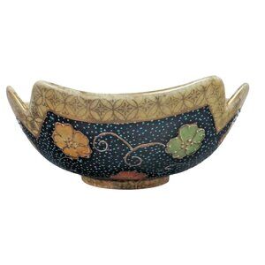 Vintage Chinese Satsuma-Style Moriage Bowl – Horseback Riders, Gilded Accents